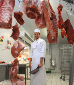 Разделка в мясном магазине Разделка в мясном магазине